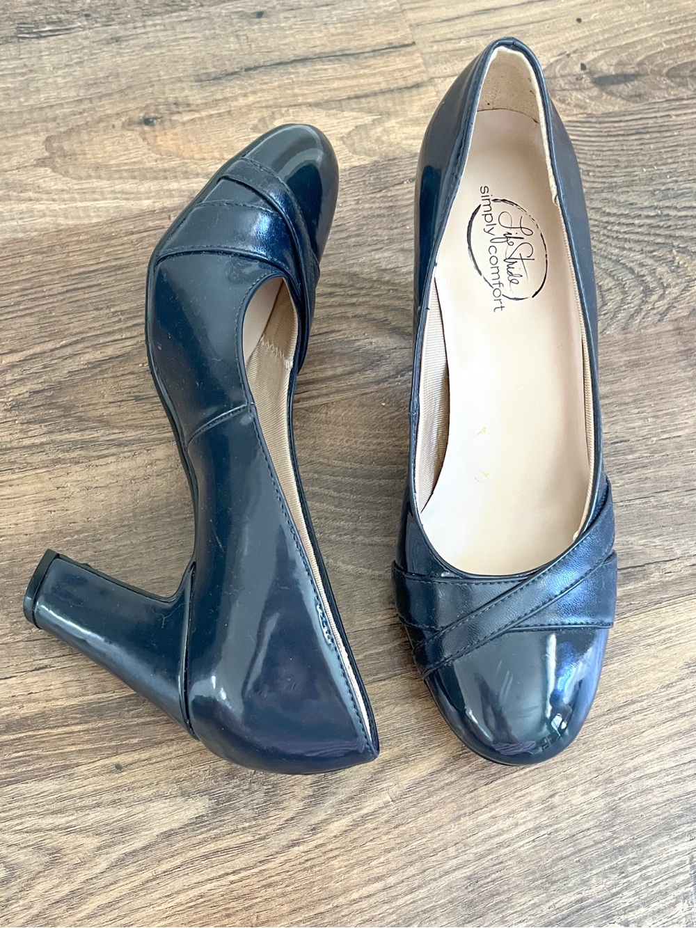 LIFE STRIDE Simply Comfort Navy Blue Heel Flight Attendant Shoes leather Women 8